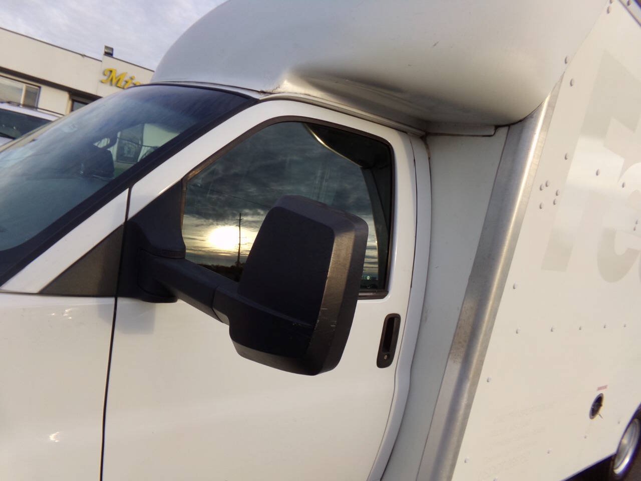 Used 2018 Chevrolet Express 3500 w/ Power Convenience Package RWD image 29
