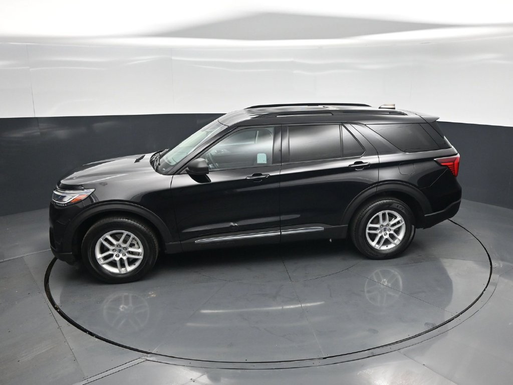 Used 2025 Ford Explorer Active AWD/4WD image 46