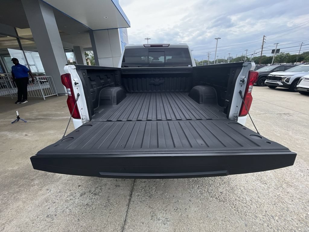 Certified 2025 Chevrolet Silverado 1500 LTZ AWD/4WD image 25