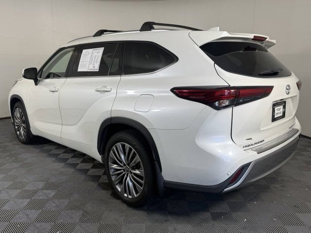 Used 2021 Toyota Highlander Platinum AWD/4WD image 4
