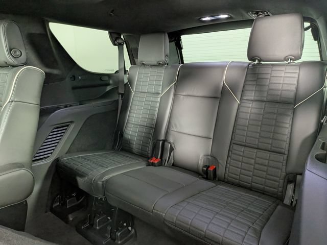 Certified 2025 Cadillac Escalade V w/ LPO, ONYX Package AWD/4WD image 36