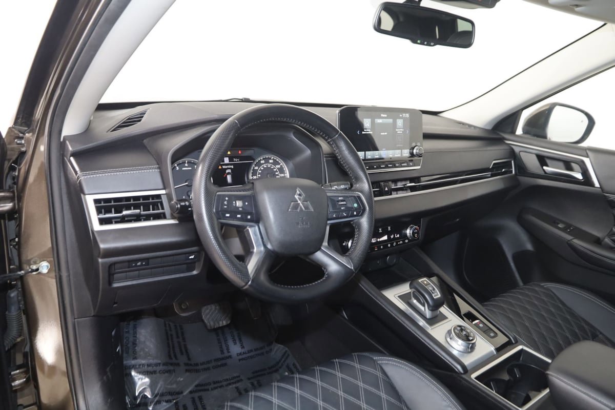 Used 2022 Mitsubishi Outlander SEL AWD/4WD image 25