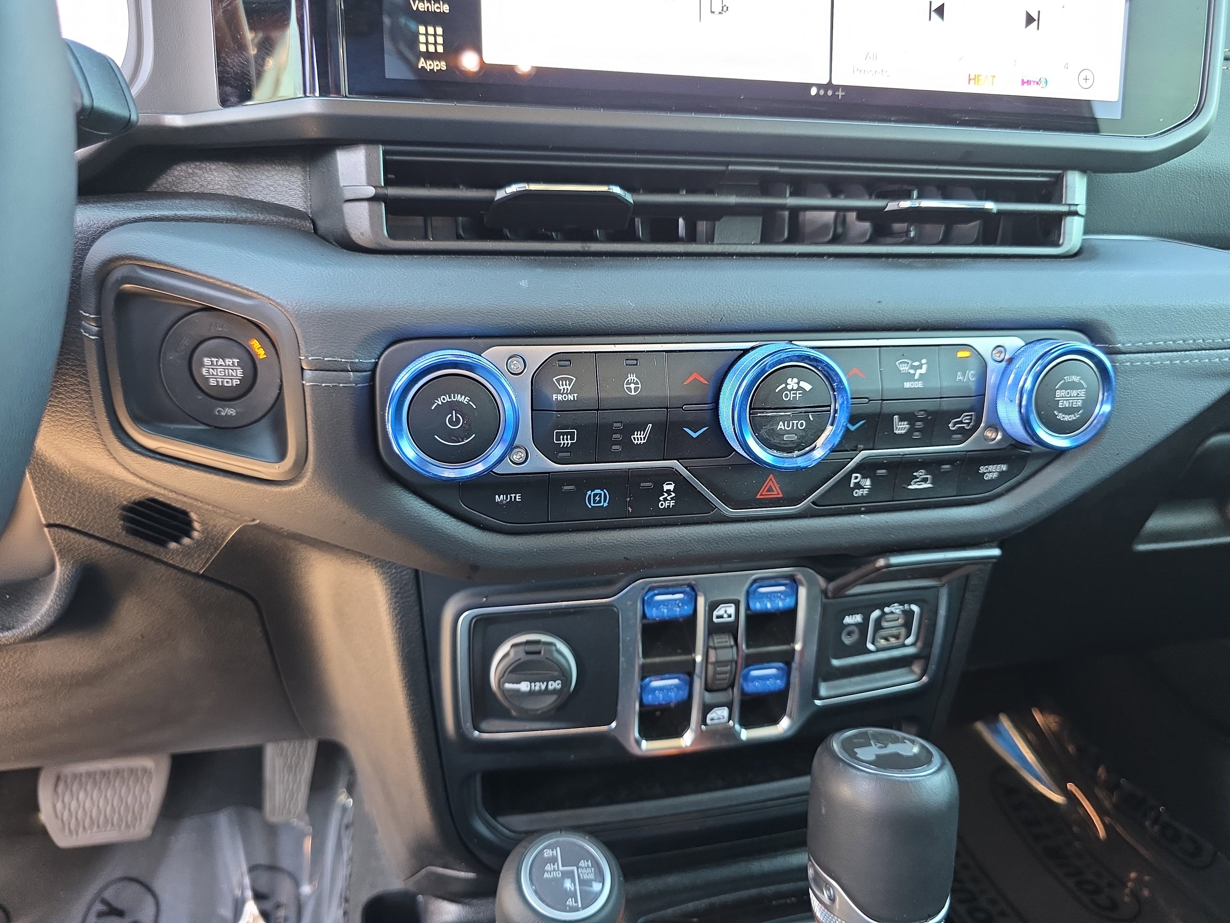 Used 2024 Jeep Wrangler Sahara w/ Safety Group image 35