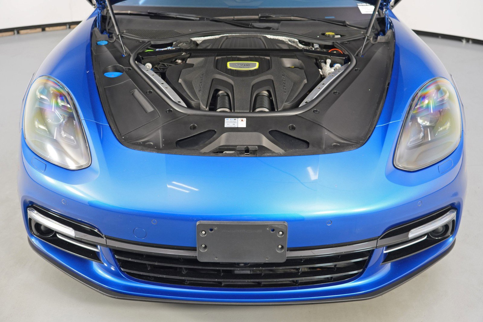 Used 2019 Porsche Panamera 4 Executive w/ Premium Package Plus image 8