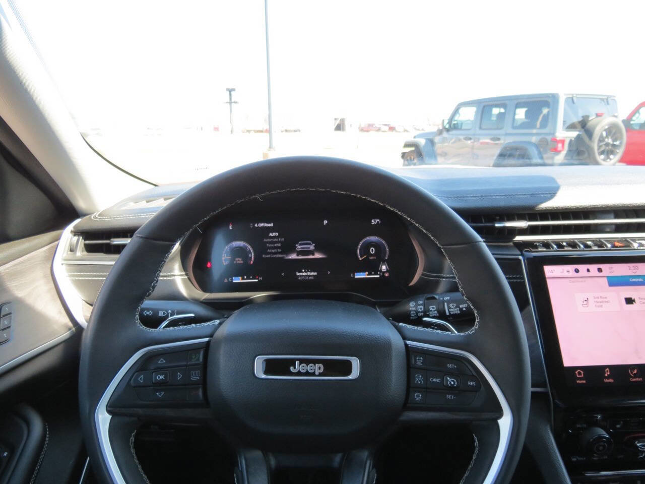 Used 2023 Jeep Grand Cherokee L Limited w/ Black Appearance Package AWD/4WD image 10