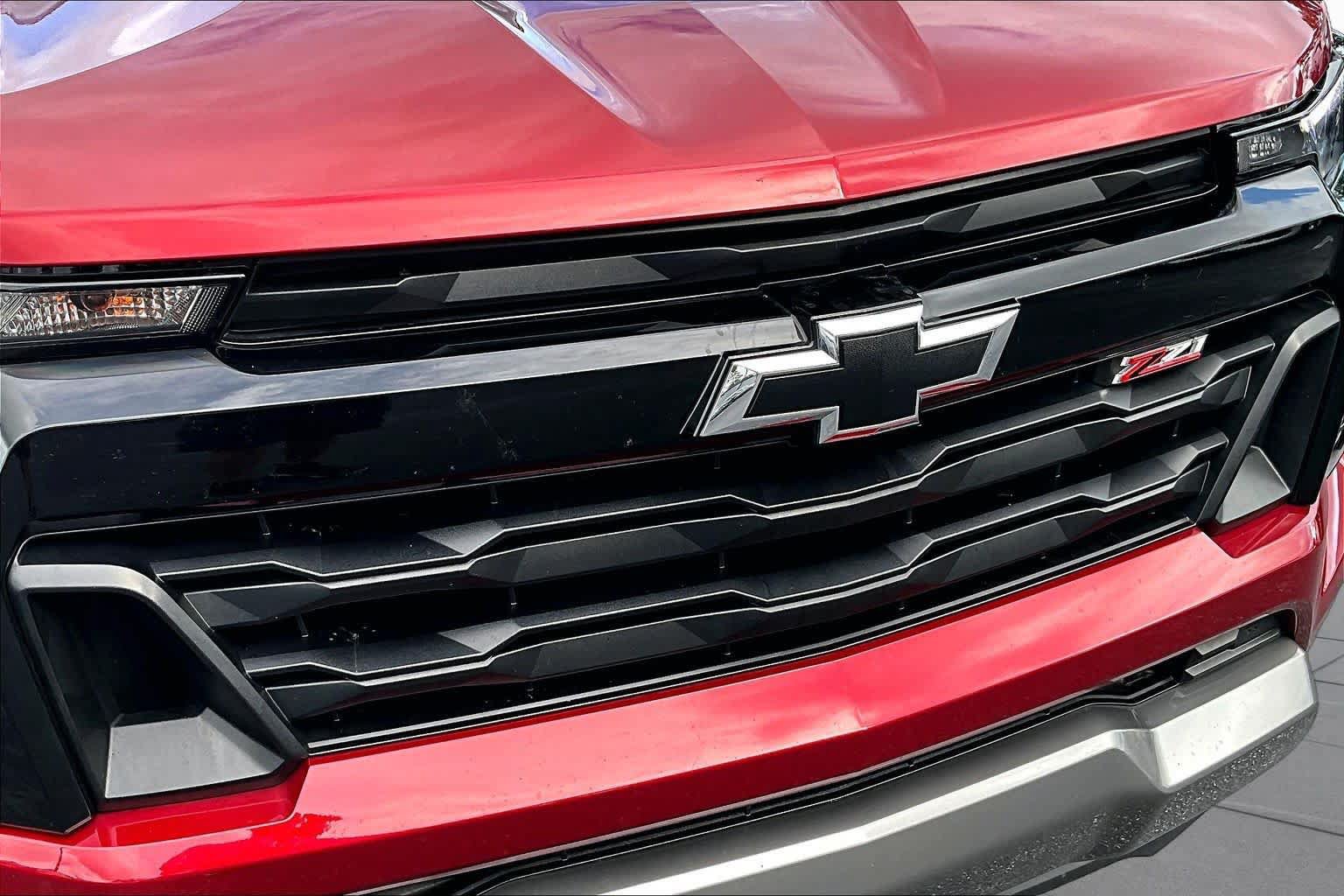 Used 2025 Chevrolet Colorado Z71 w/ Midnight Edition AWD/4WD image 30