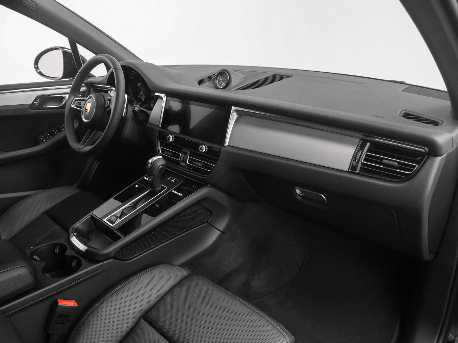 Certified 2025 Porsche Macan image 19