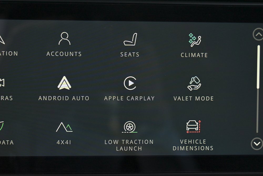 Used 2021 Land Rover Defender 110 SE image 32