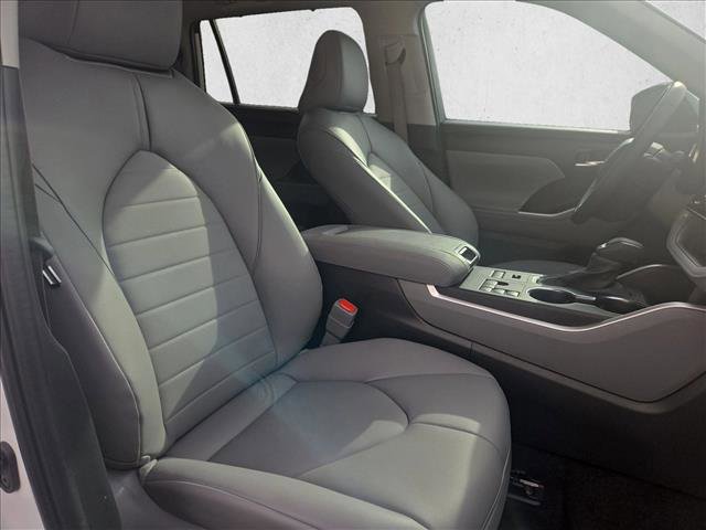 Used 2024 Toyota Highlander XLE image 21