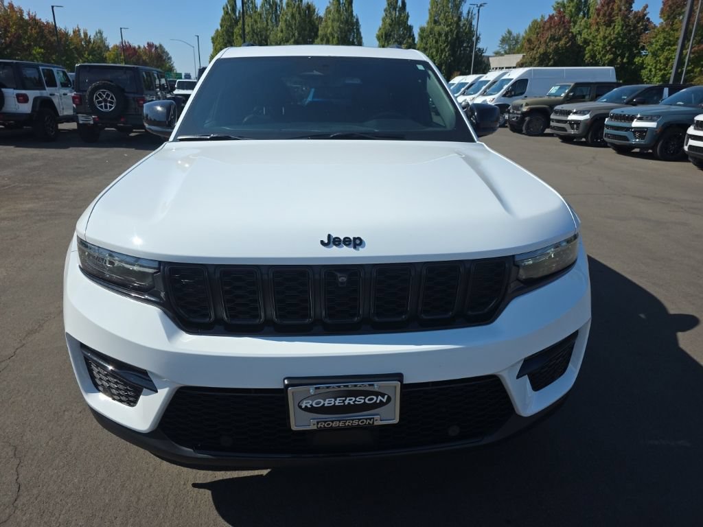 Used 2025 Jeep Grand Cherokee Limited w/ Luxury Tech Group II AWD/4WD image 8