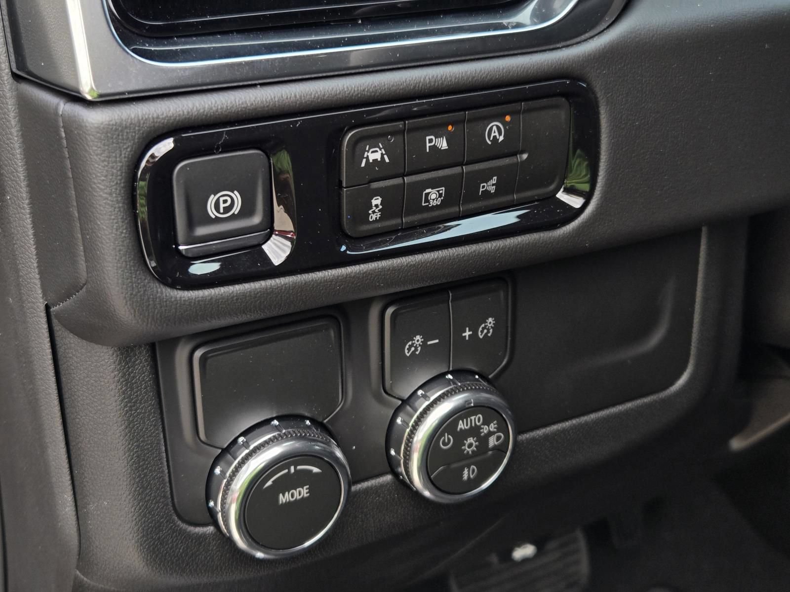 New 2026 GMC Yukon Elevation RWD image 8