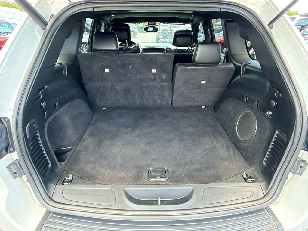 Used 2019 Jeep Grand Cherokee Altitude RWD image 30