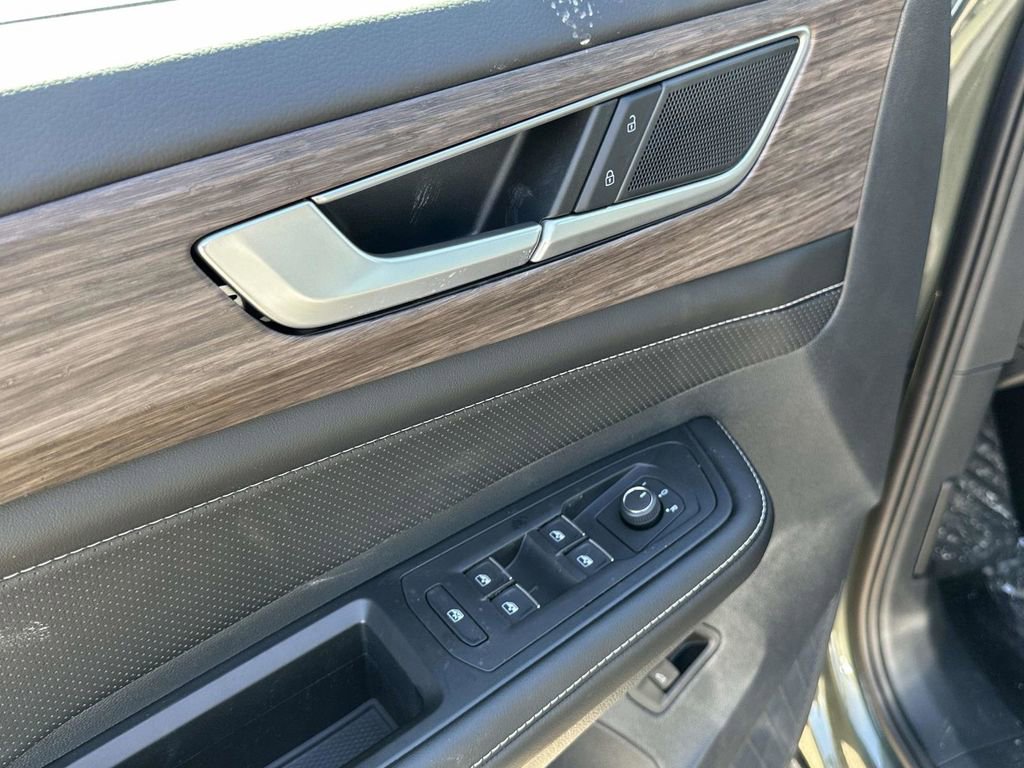 New 2026 Volkswagen Atlas SEL image 16