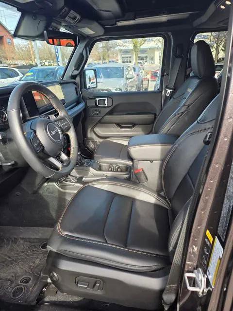 Certified 2025 Jeep Wrangler Unlimited Rubicon 392 image 29