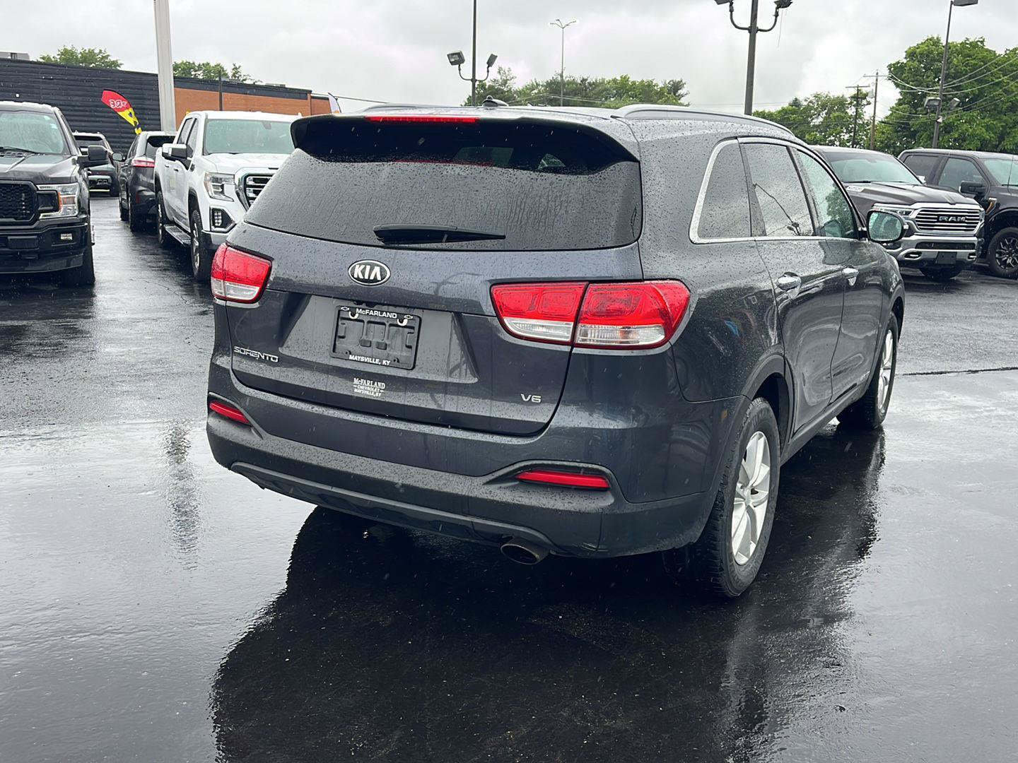 Used 2017 Kia Sorento AWD image 5