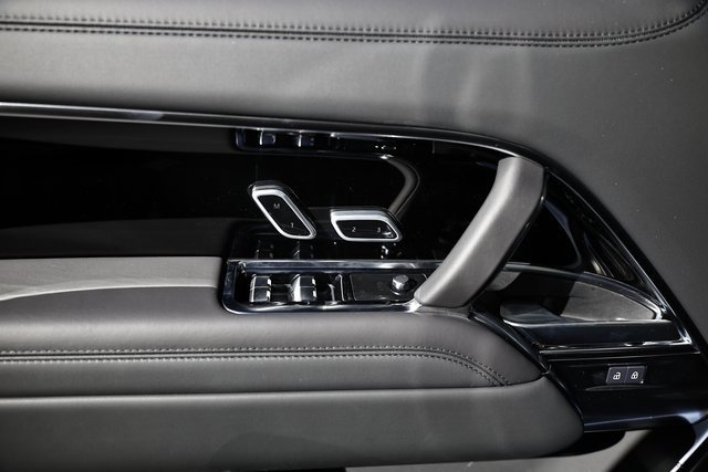 New 2025 Land Rover Range Rover Long Wheelbase SE image 20