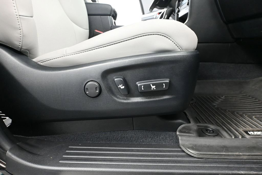 Used 2023 Lexus GX 460 w/ Black Line Special Edition AWD/4WD image 49