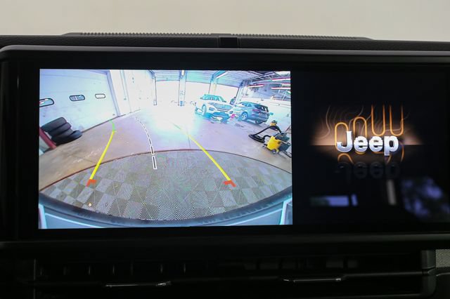 Used 2024 Jeep Wrangler Unlimited w/ Convenience Group AWD/4WD image 24