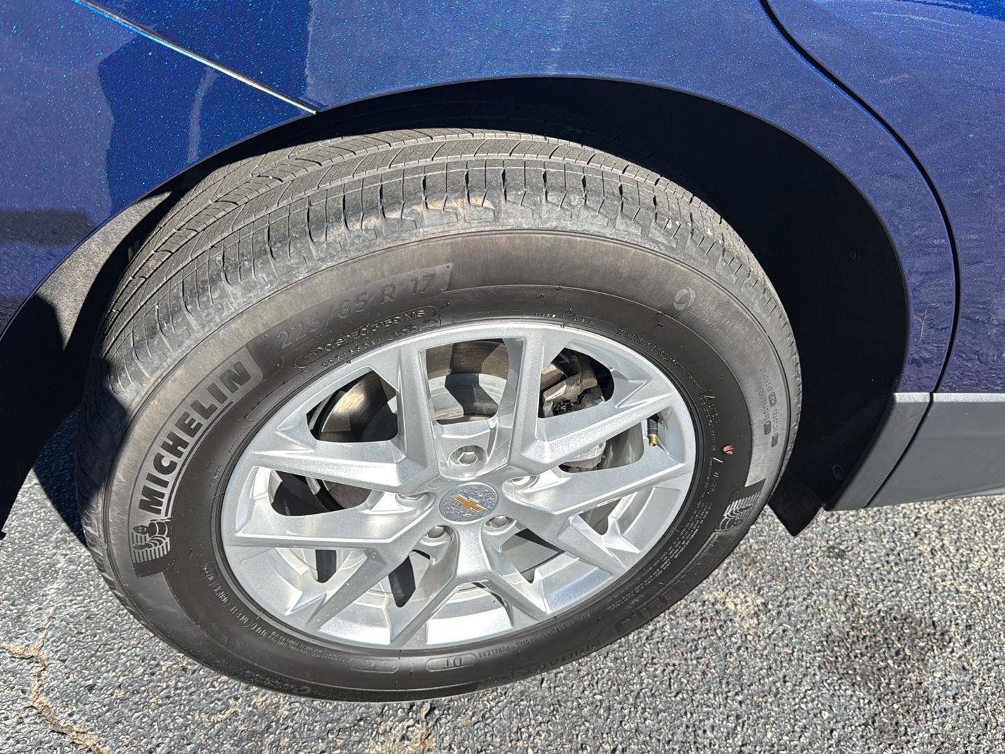 Used 2022 Chevrolet Equinox LT w/ LPO, Floor Liner Package image 31