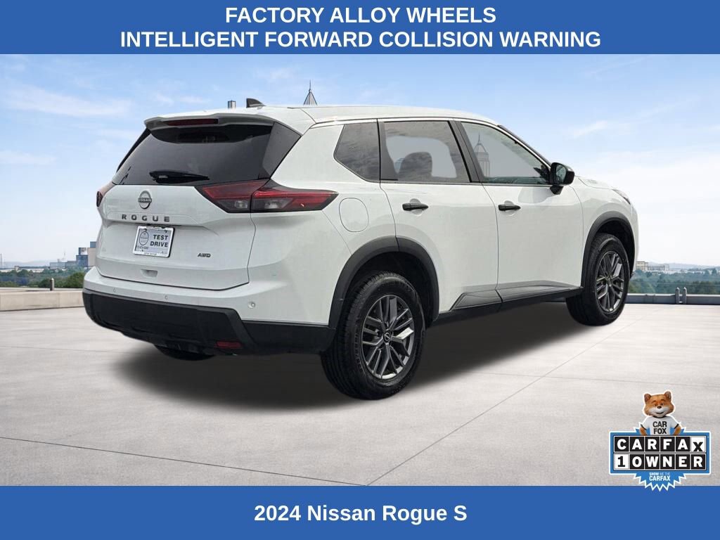 Used 2024 Nissan Rogue S image 5