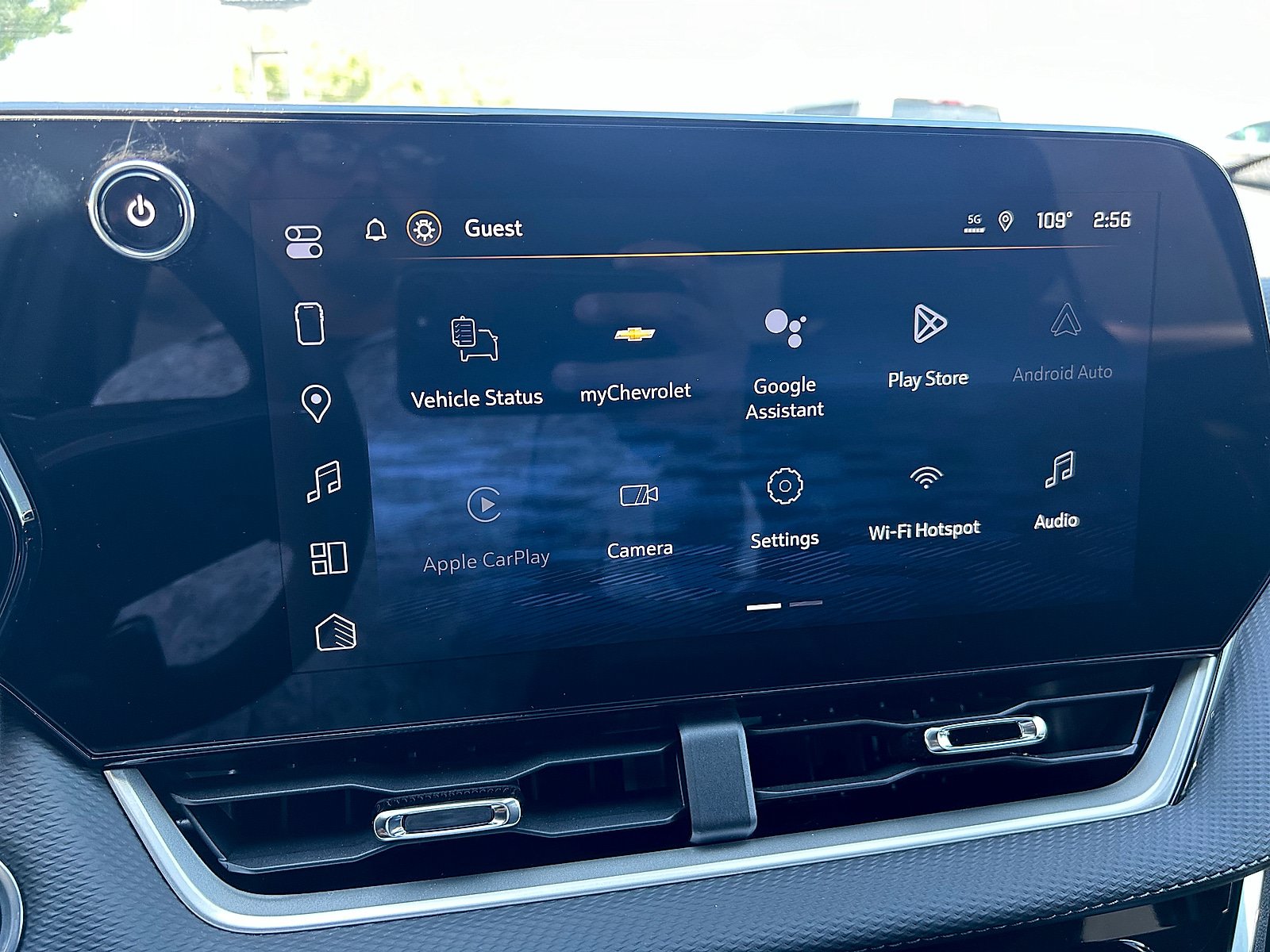 New 2026 Chevrolet Equinox LT w/ Safety and Technology Package FWD image 17