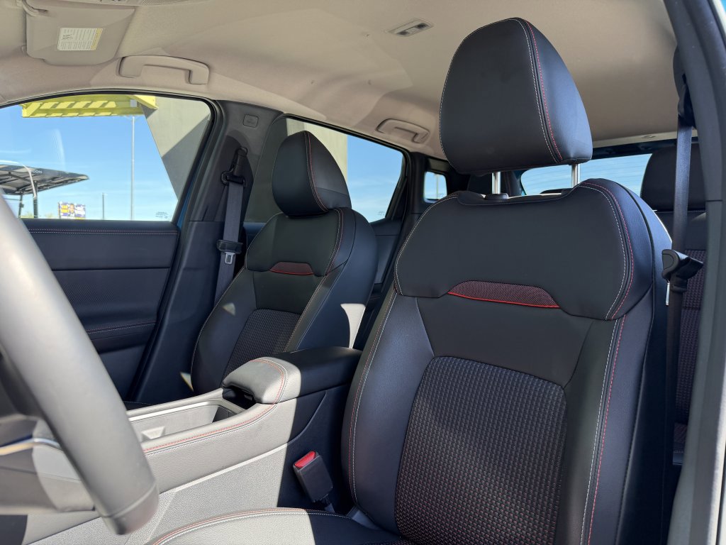 Used 2025 Nissan Kicks SR FWD image 32