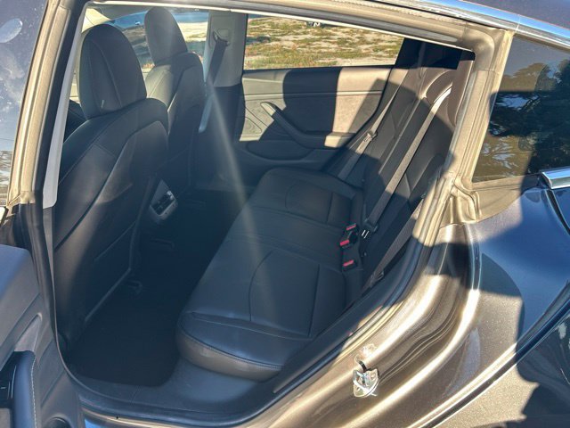 Used 2018 Tesla Model 3 Mid Range RWD image 6