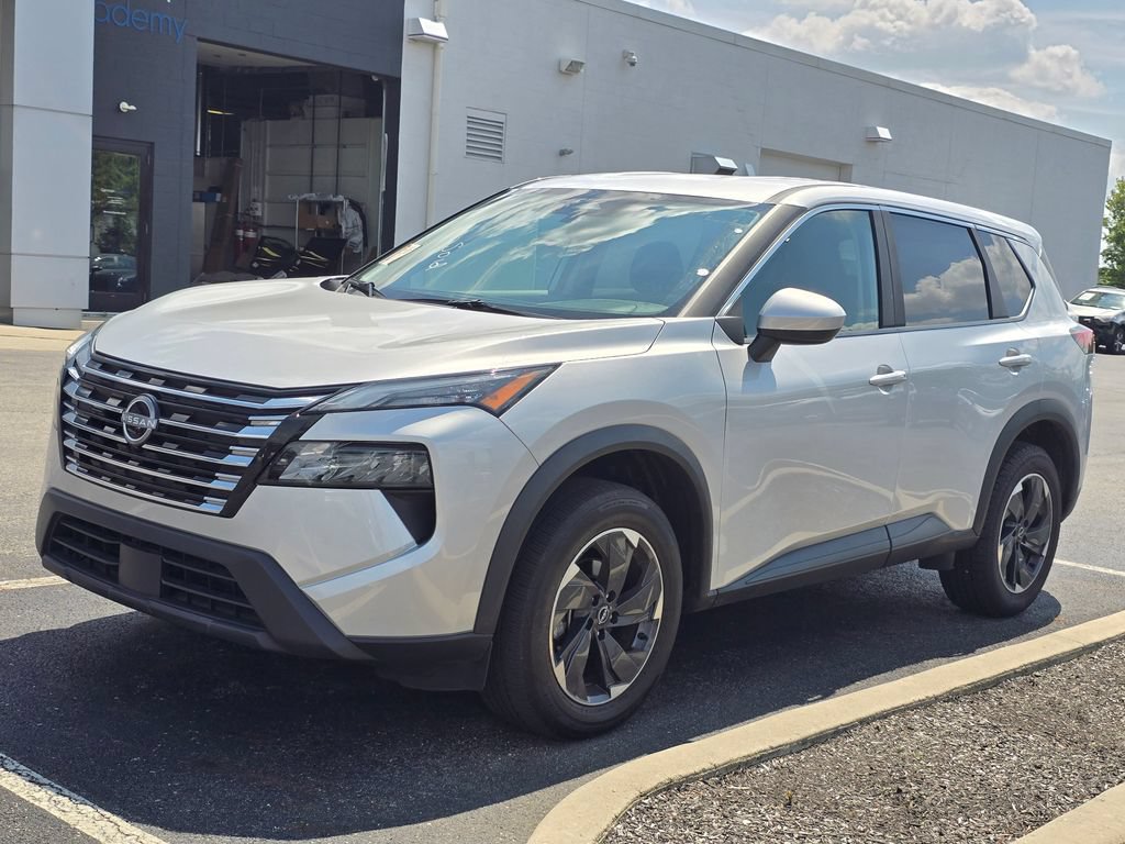 Used 2025 Nissan Rogue SV FWD image 3