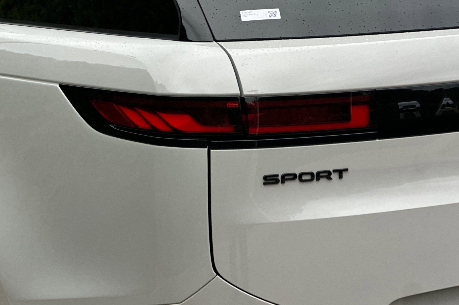 Used 2025 Land Rover Range Rover Sport Dynamic SE image 14