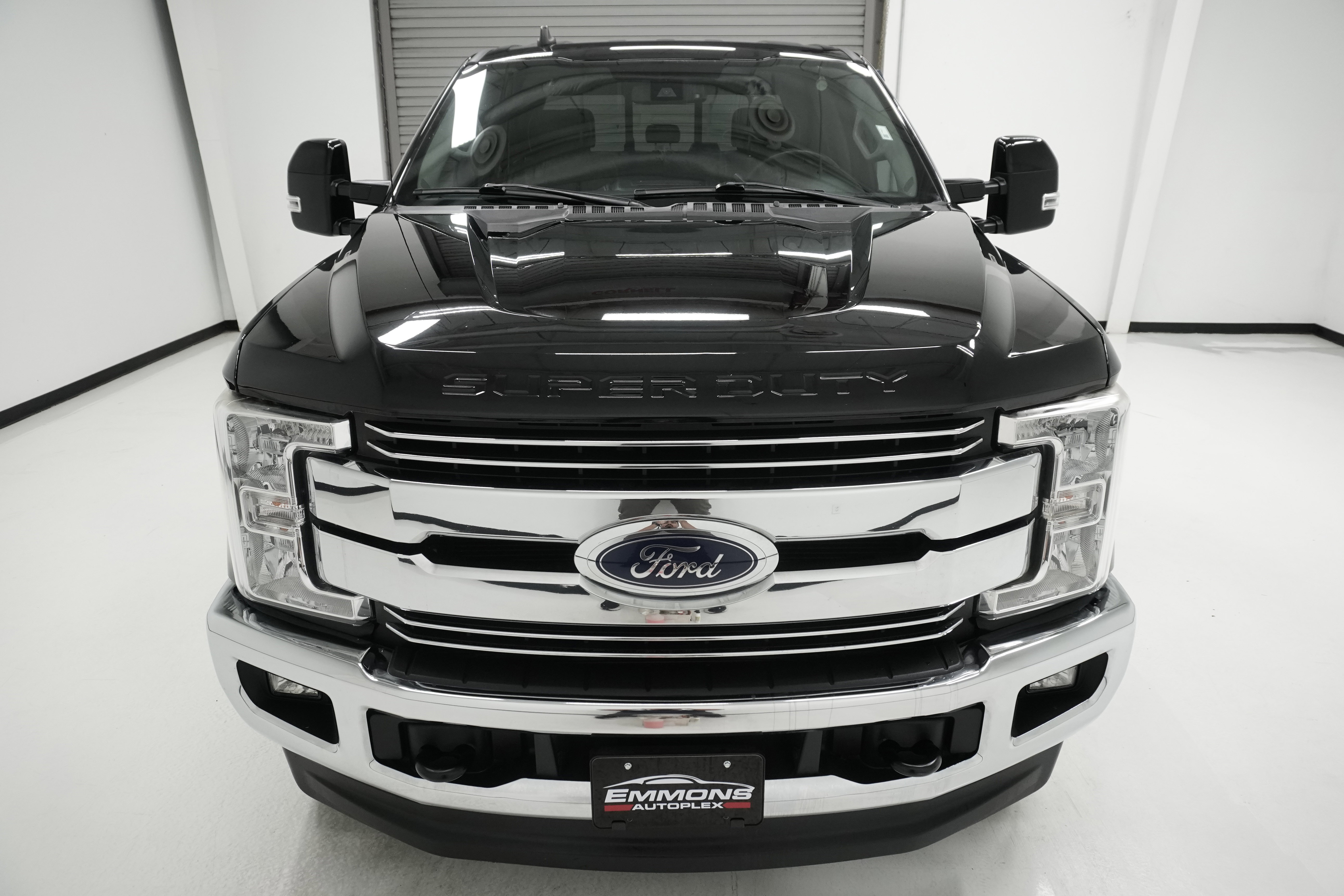 Used 2019 Ford F250 Lariat w/ Lariat Ultimate Package AWD/4WD image 2