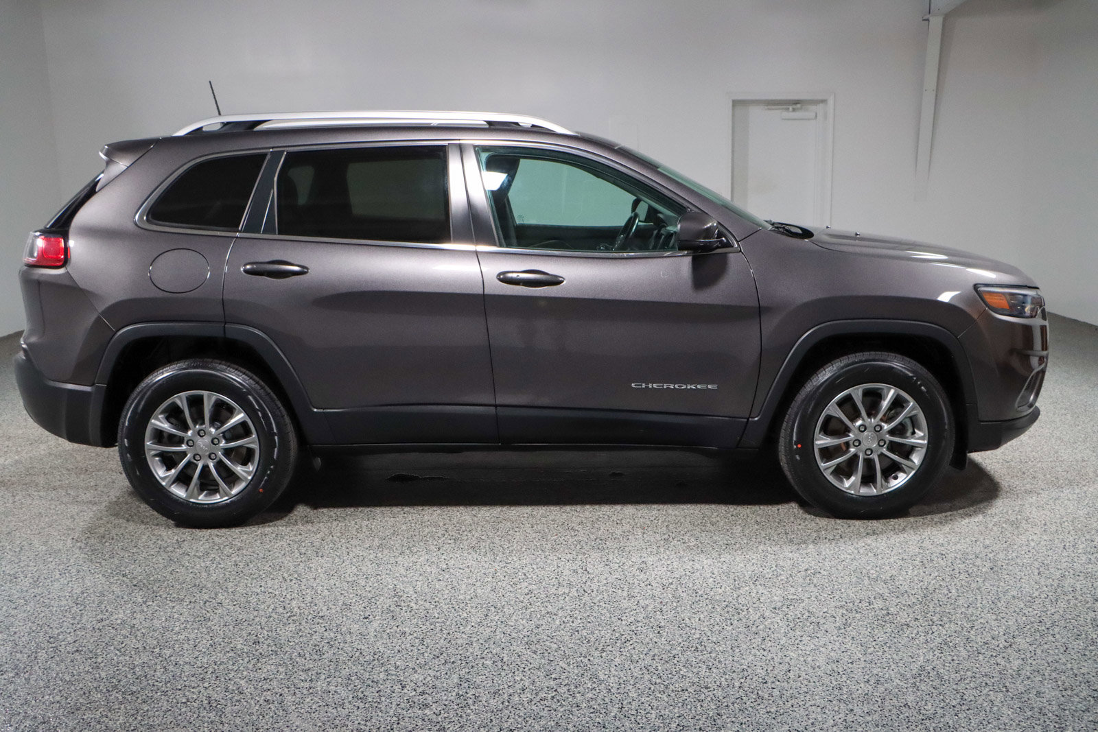 Used 2021 Jeep Cherokee Latitude Lux w/ Sun & Sound Group image 6