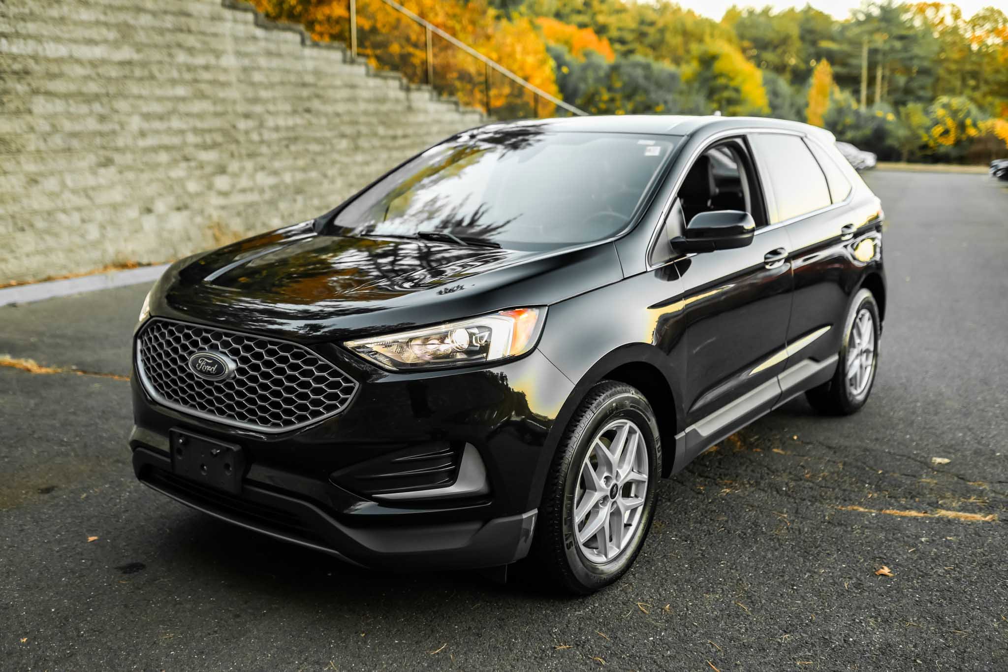 Used 2023 Ford Edge SEL image 11