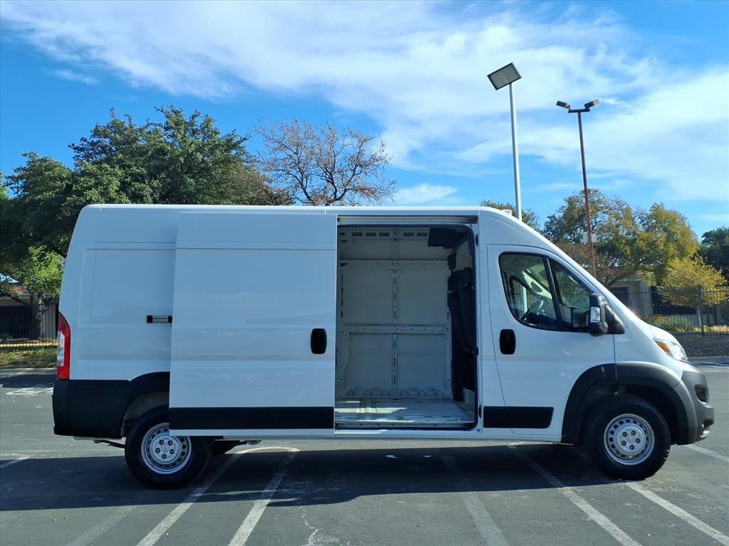 Used 2024 RAM ProMaster 2500 w/ Convenience Group FWD image 26