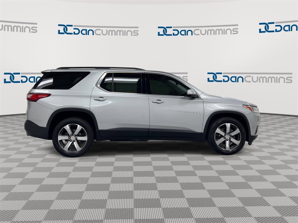 Used 2021 Chevrolet Traverse LT w/ LT Premium Package image 9