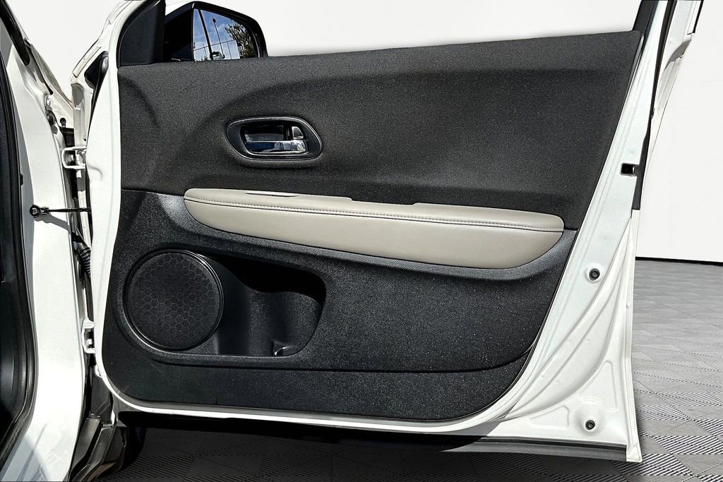 Used 2022 Honda HR-V LX image 19