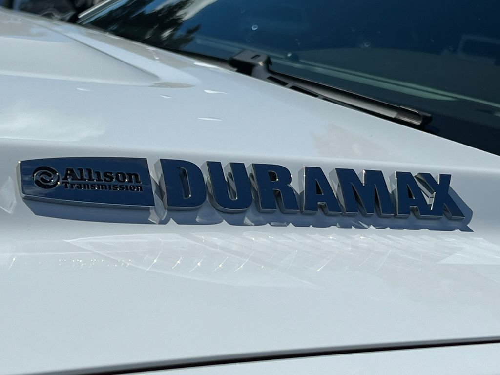 Used 2019 GMC Sierra 2500 Denali w/ Duramax Plus Package AWD/4WD image 2