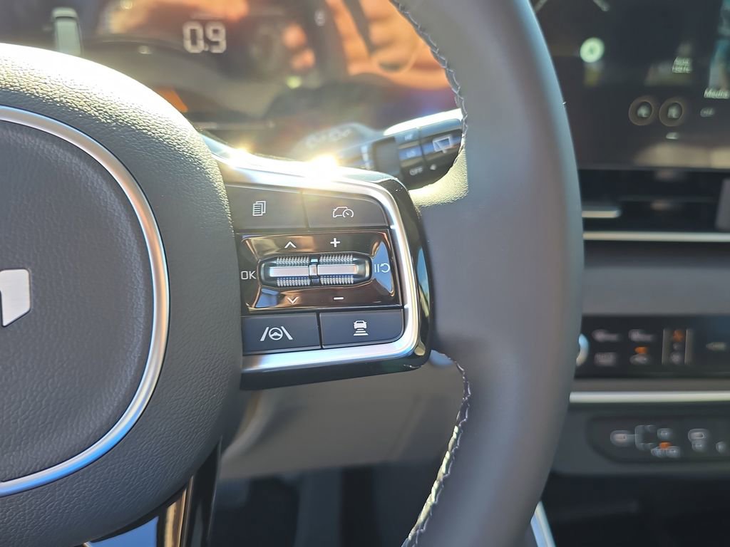 New 2026 Kia Carnival EX image 31