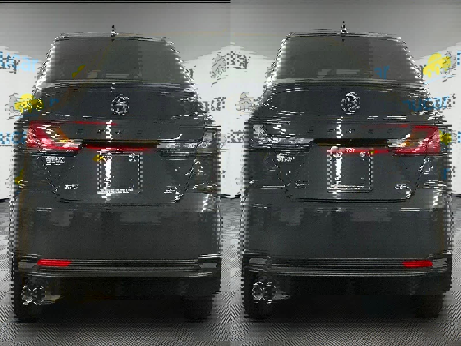 Used 2025 Toyota Camry SE FWD image 5