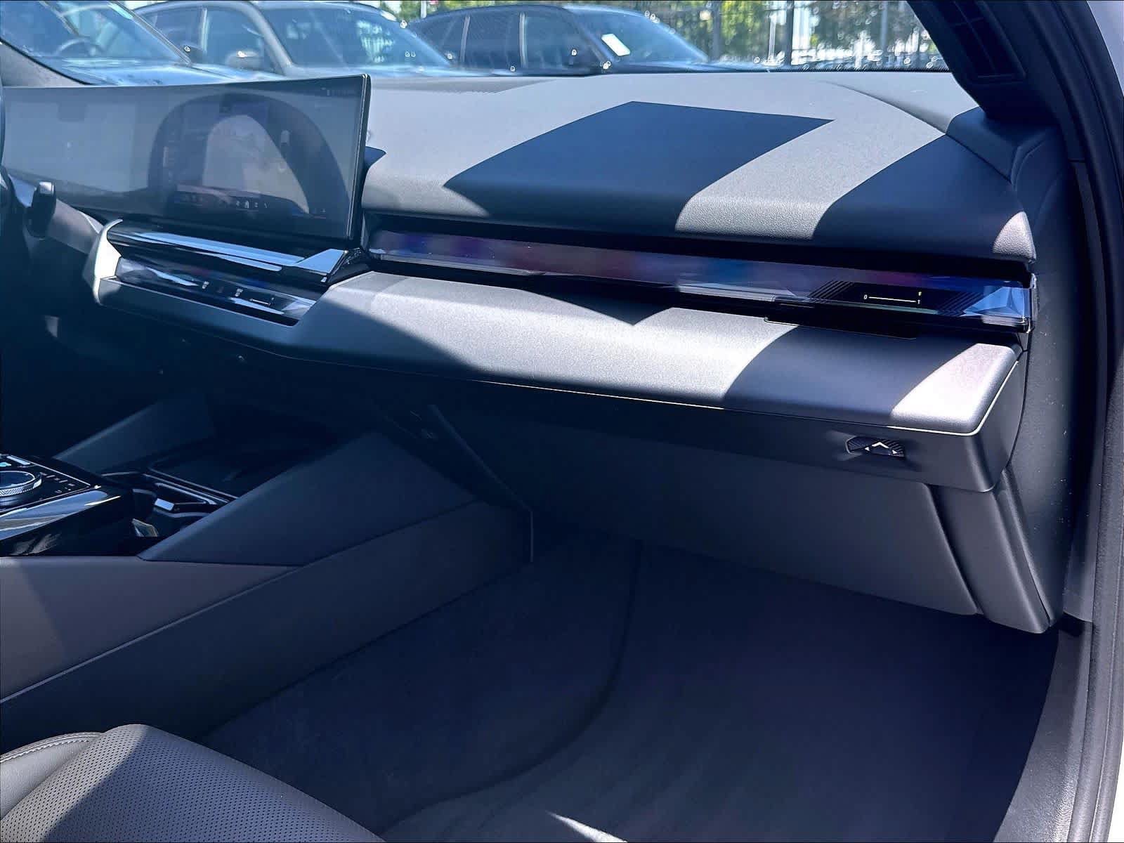 Certified 2024 BMW i5 eDrive40i w/ M Sport Package RWD image 28