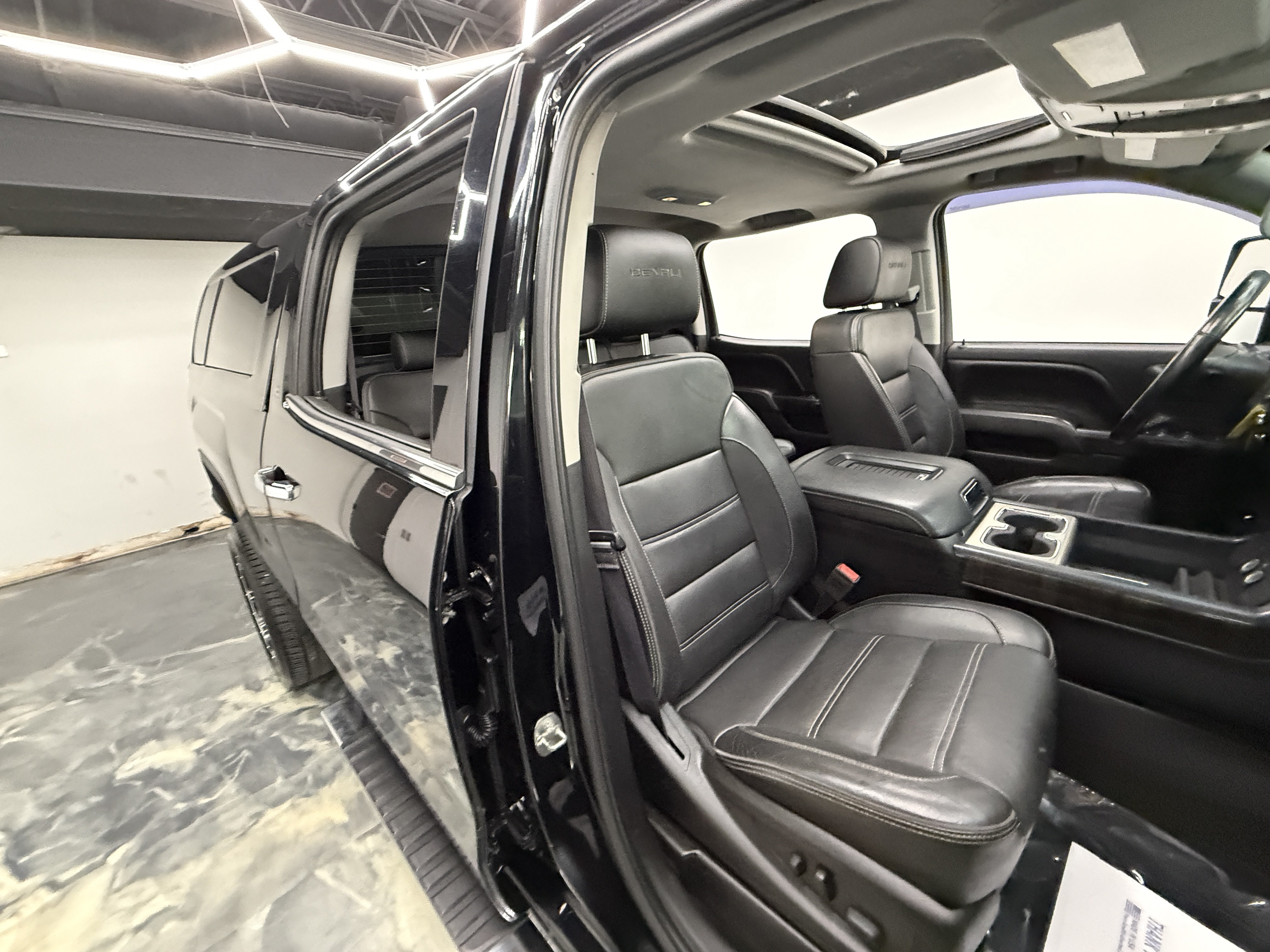 Used 2016 GMC Sierra 2500 Denali w/ Duramax Plus Package AWD/4WD image 20