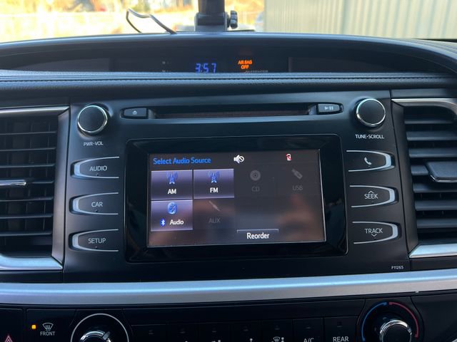 Used 2016 Toyota Highlander LE image 21