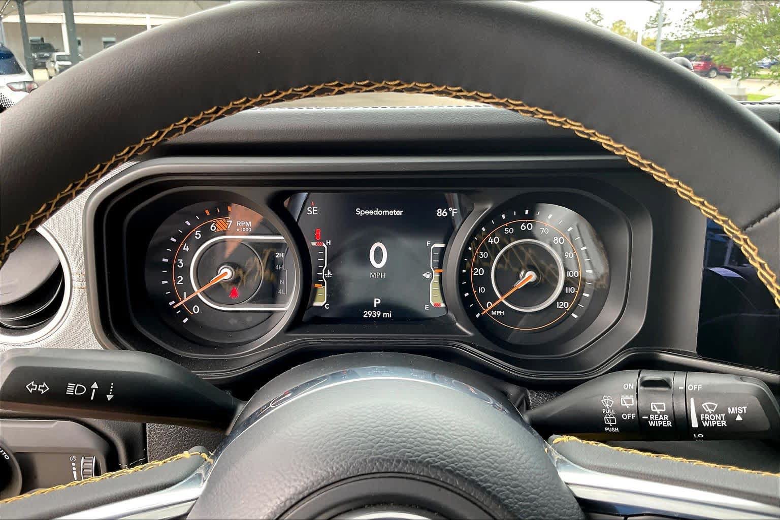 Used 2024 Jeep Wrangler Unlimited Sahara AWD/4WD image 25