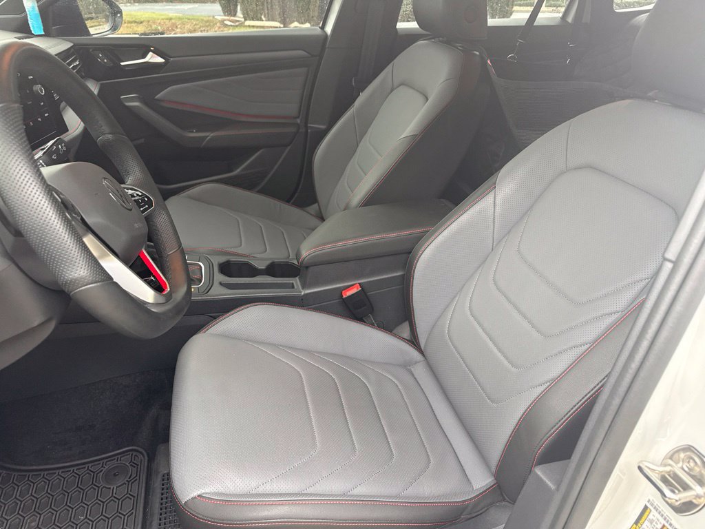 Used 2025 Volkswagen Jetta GLI Autobahn FWD image 6