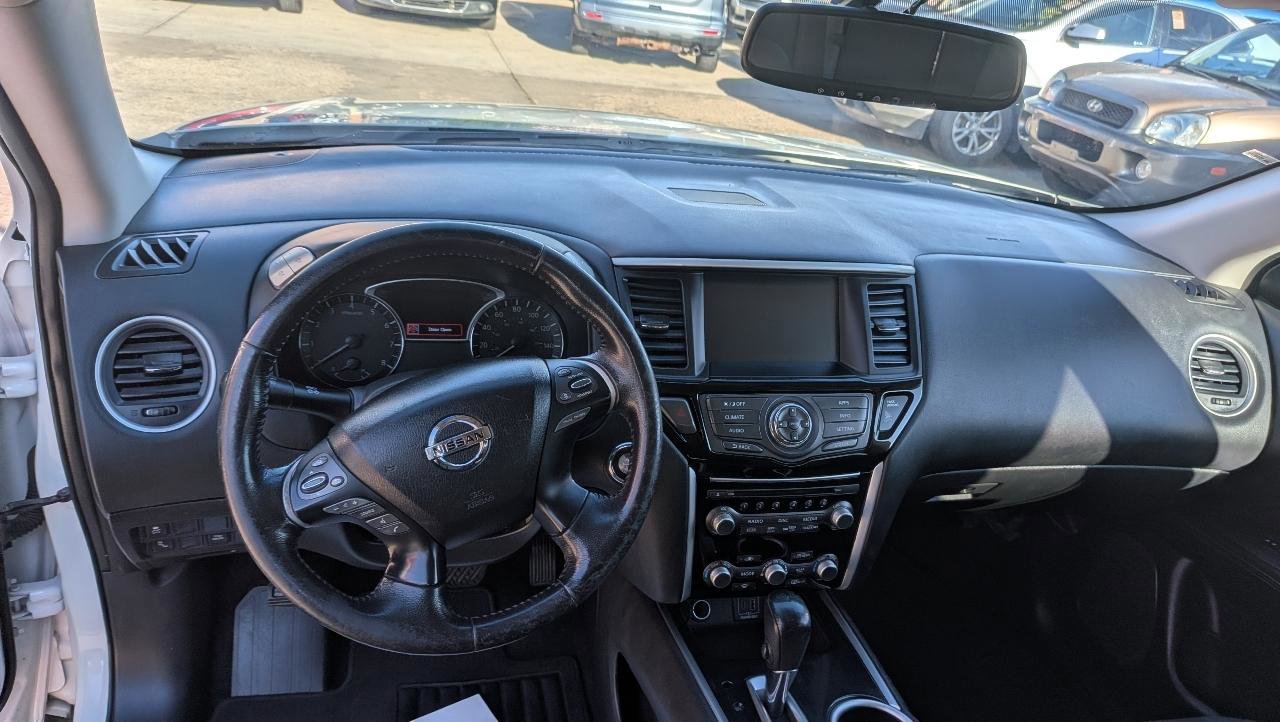 Used 2019 Nissan Pathfinder SV FWD image 10