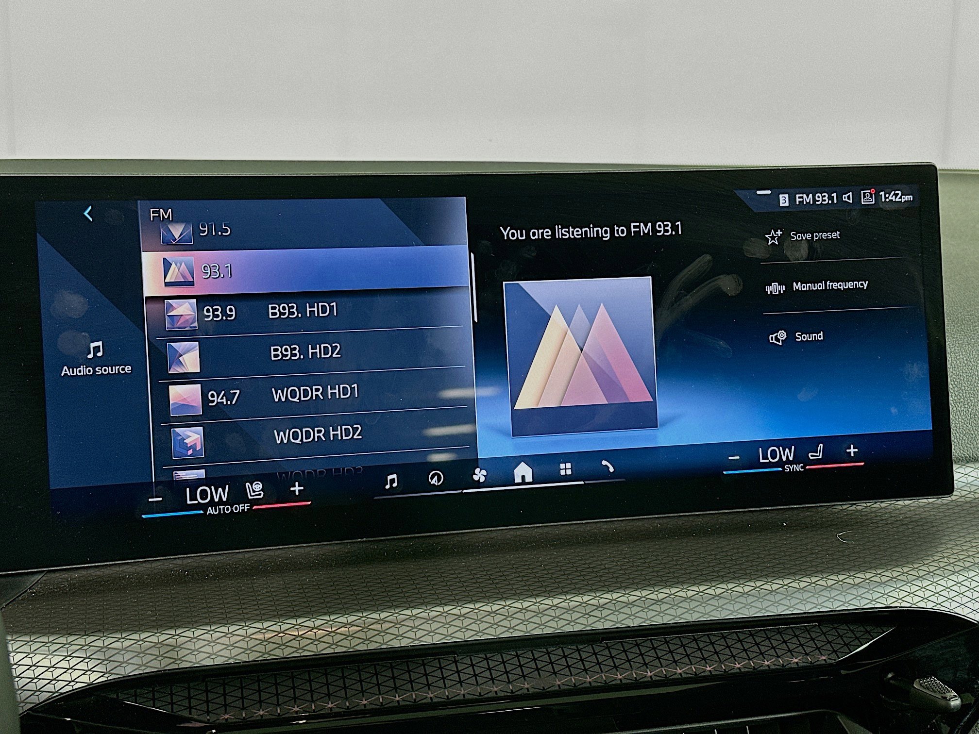Used 2025 BMW 330i xDrive Sedan w/ Convenience Package image 21