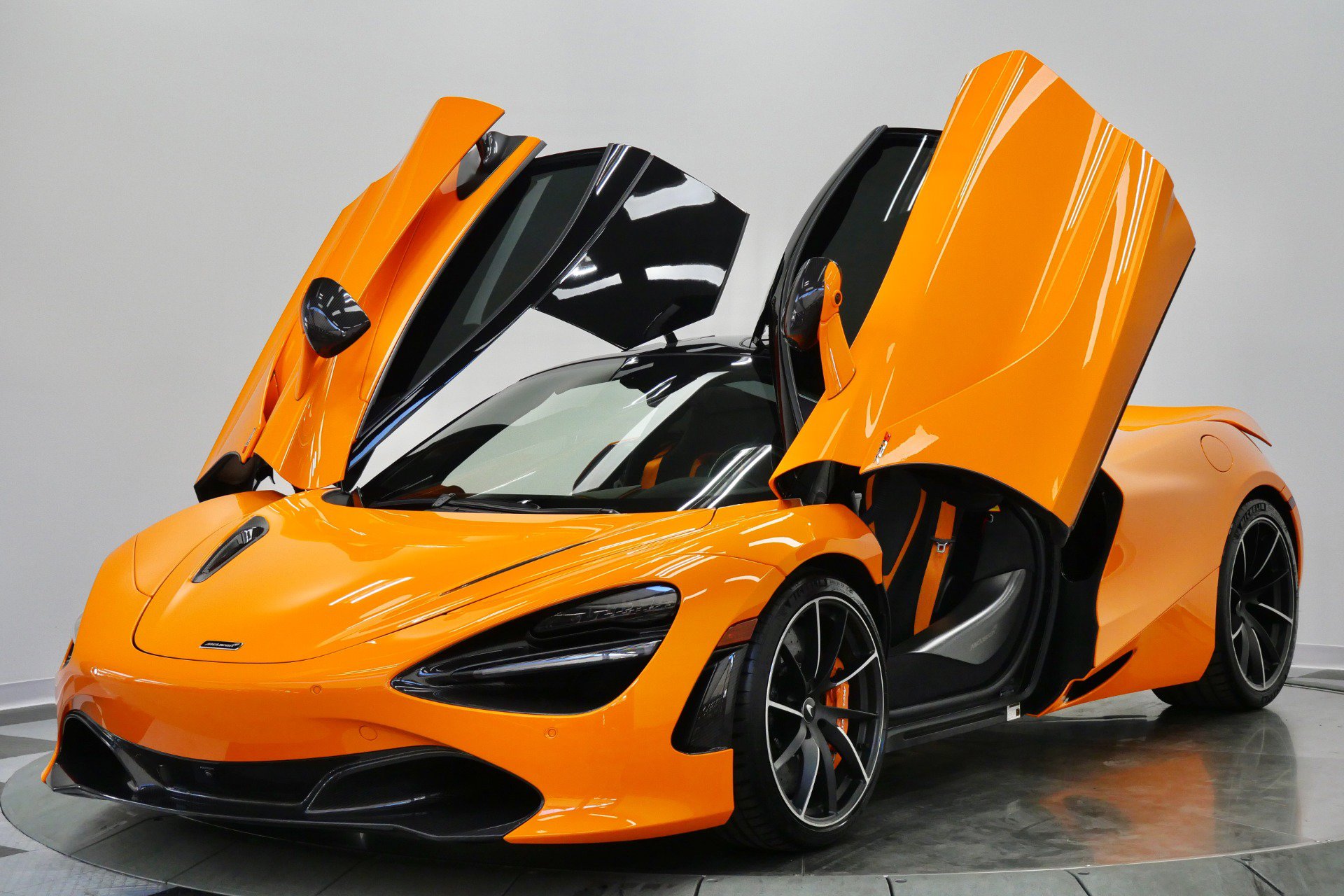 Used 2022 McLaren 720S RWD image 5