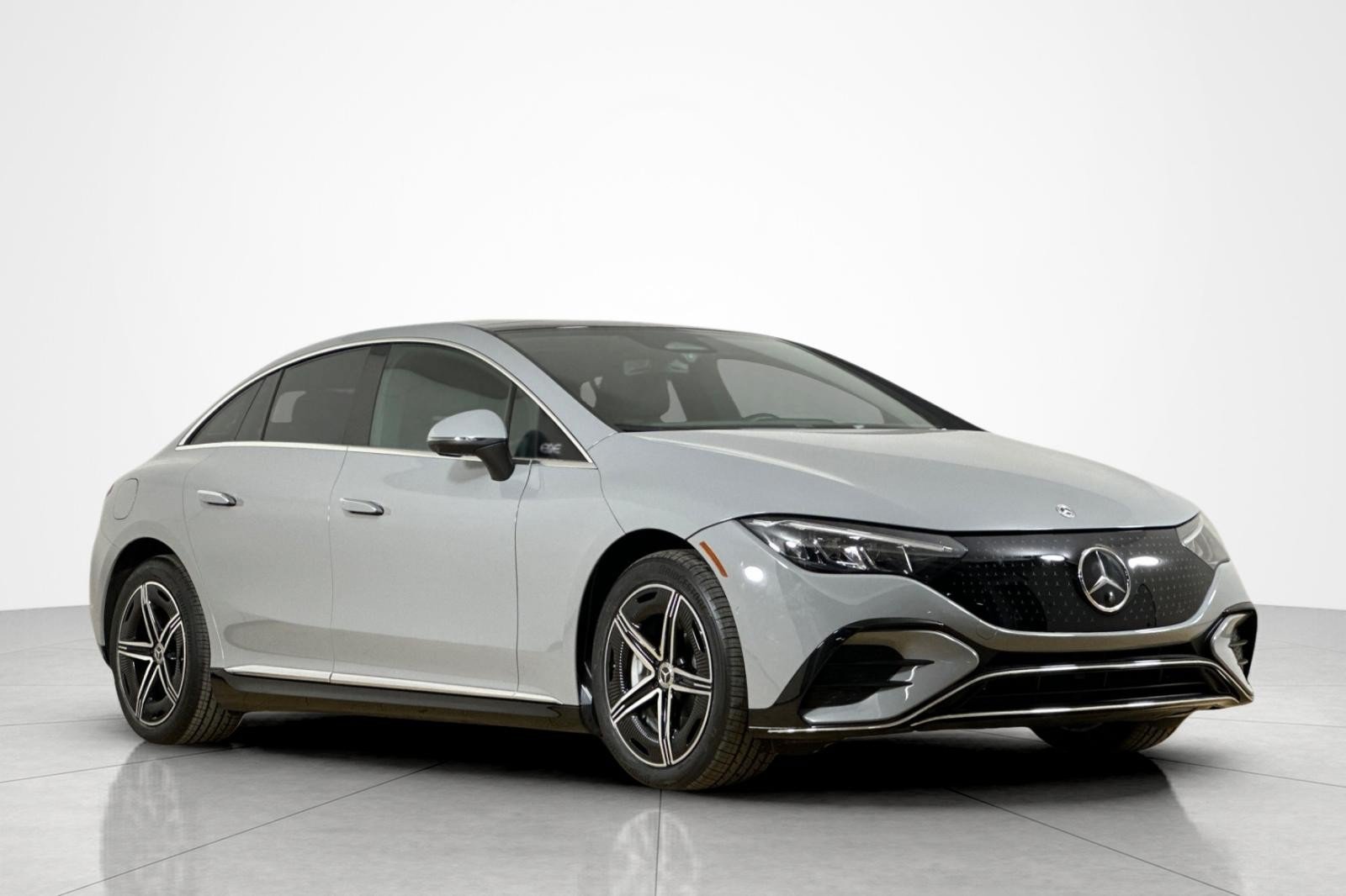 Used 2023 Mercedes-Benz EQE 500 4MATIC Sedan image 7