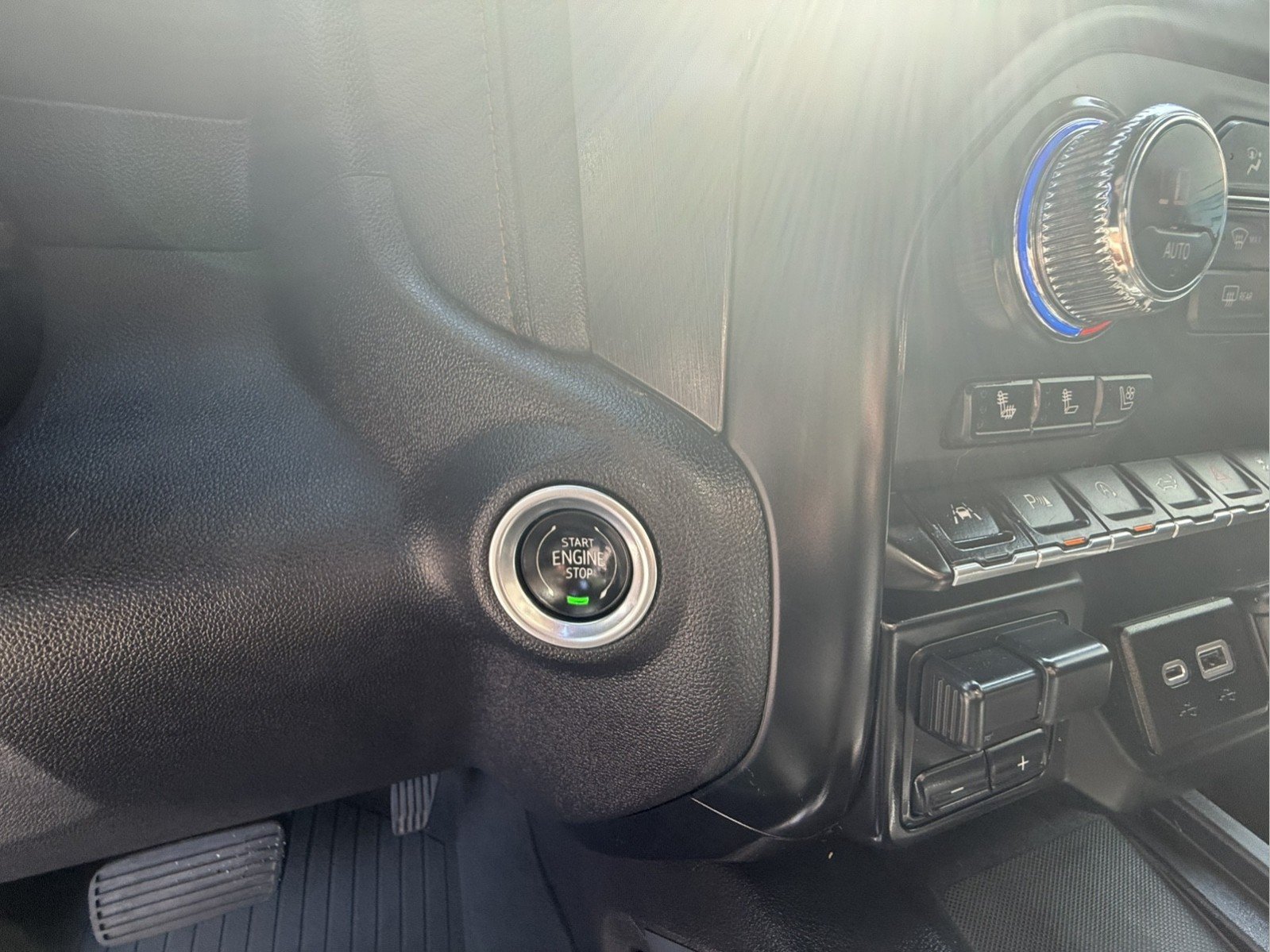Used 2020 GMC Sierra 1500 AT4 w/ AT4 Premium Package AWD/4WD image 14