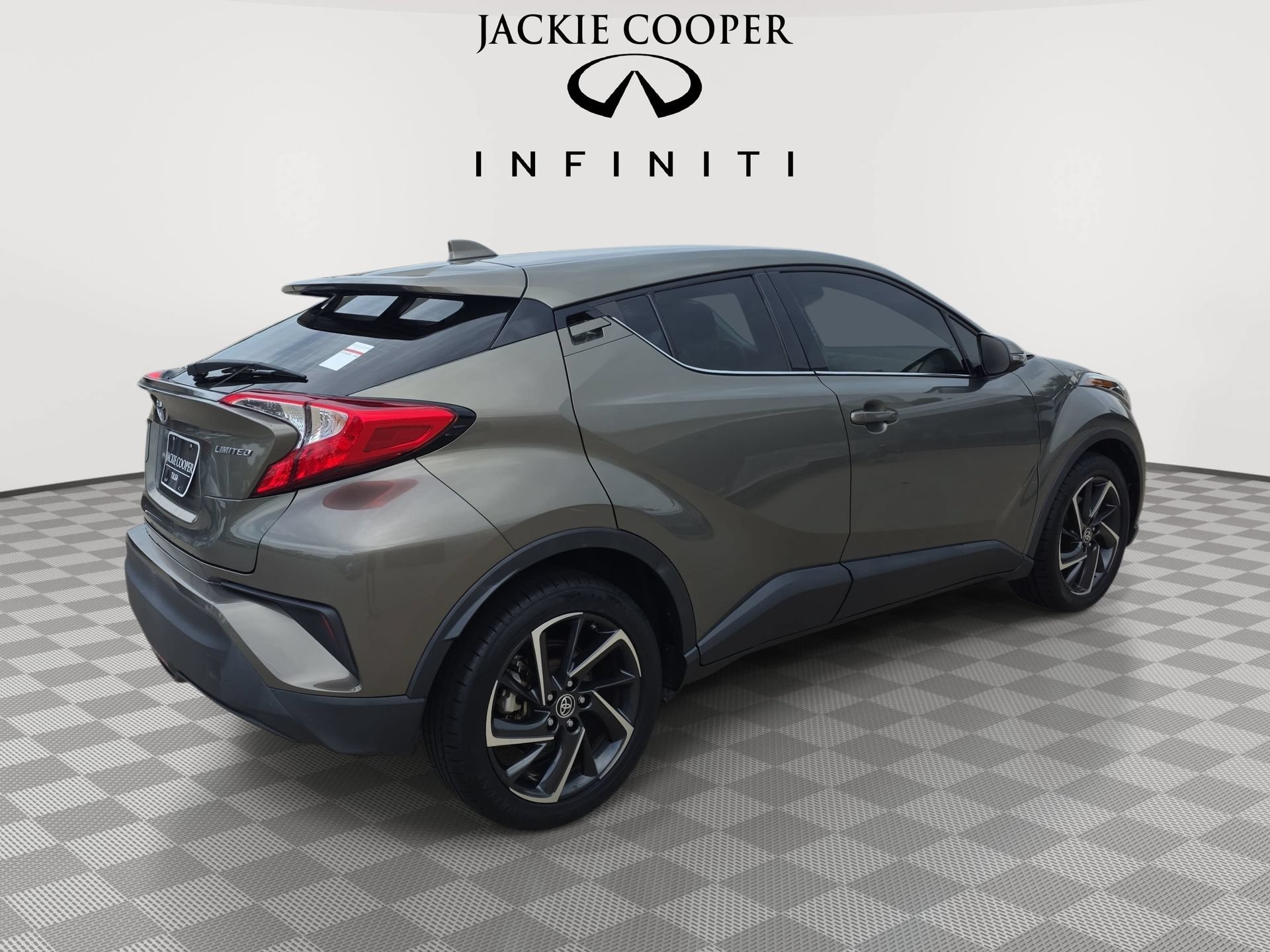 Used 2021 Toyota C-HR Limited FWD image 5
