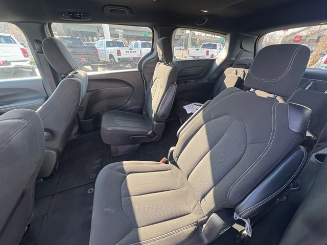 Certified 2023 Chrysler Pacifica Touring image 23